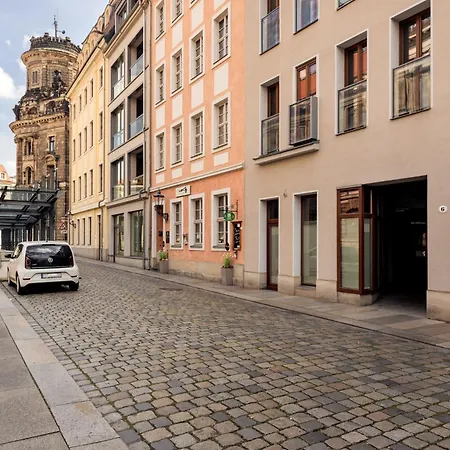 Pineapple - Palais Am Neumarkt *
