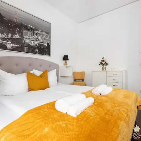 Pineapple Palais Am Neumarkt - 90 Qm - 1x Free Parking * Dresden