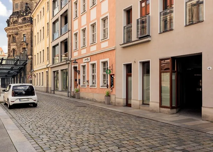 Pineapple - Palais Am Neumarkt *